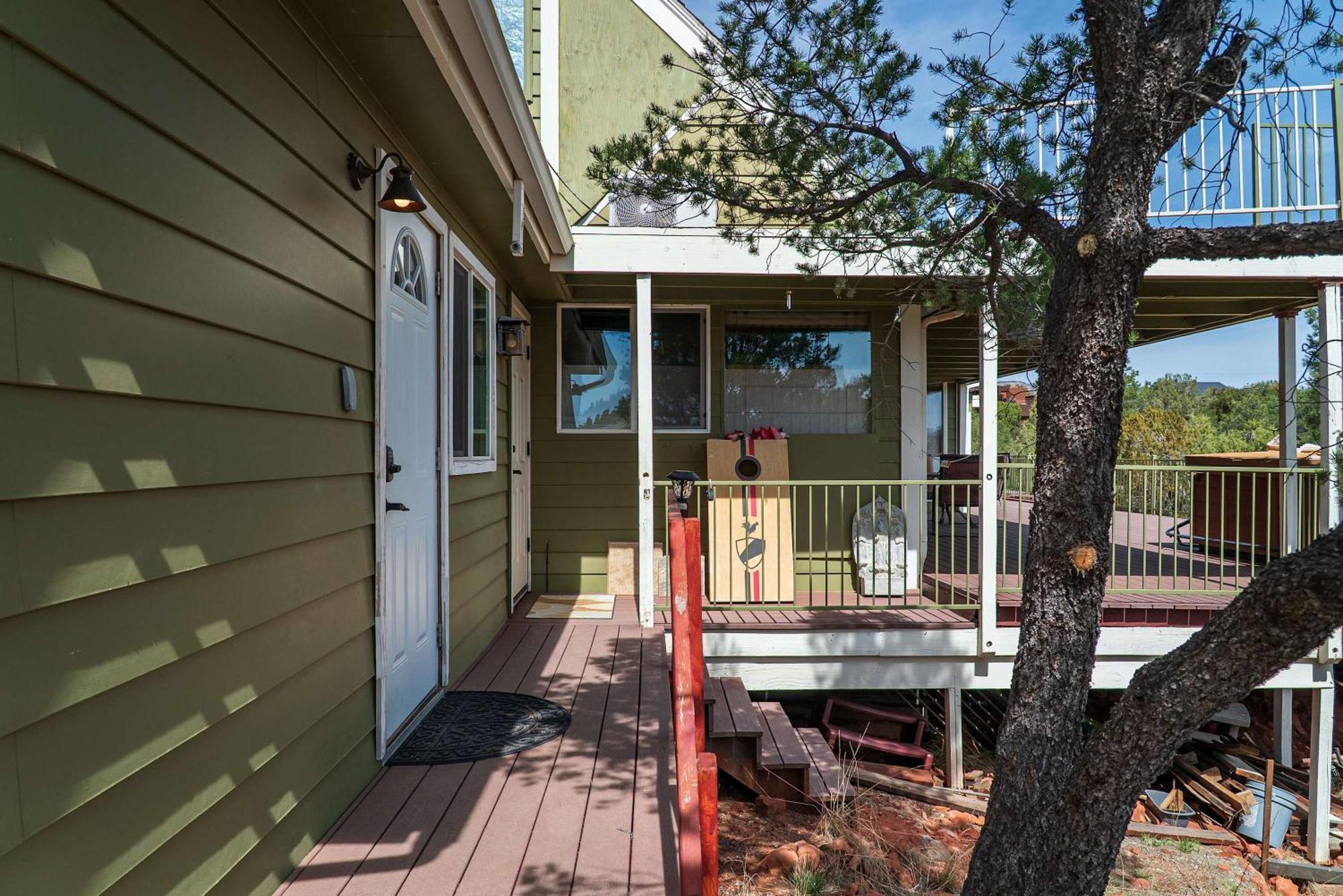 Hilltop Retreat Deck With Red Rock Views Apartment *